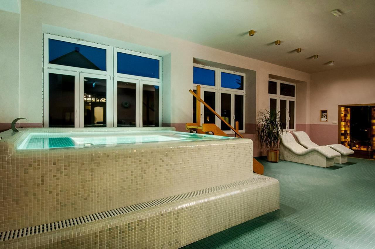 Neptun Badacsony Hotel Badacsonytomaj Exterior photo